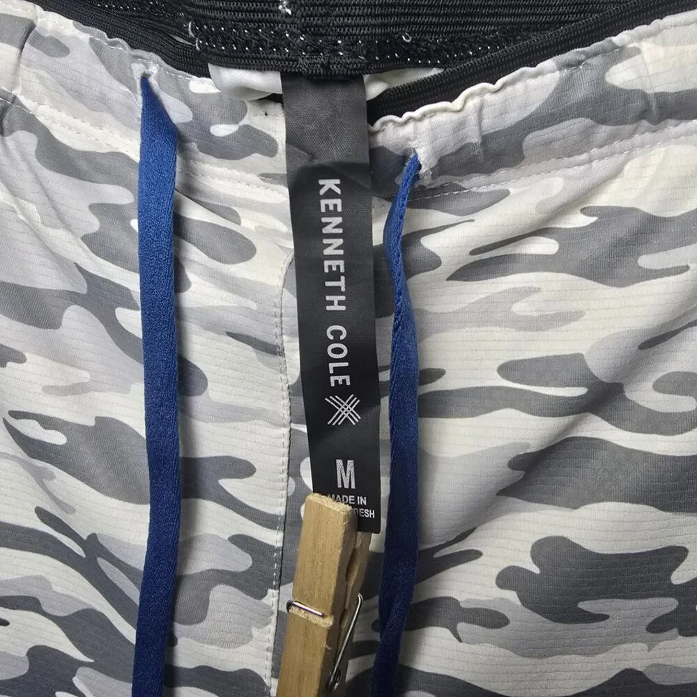Kenneth Cole Active White Camo Tech Jogger Shorts Men's M NWT